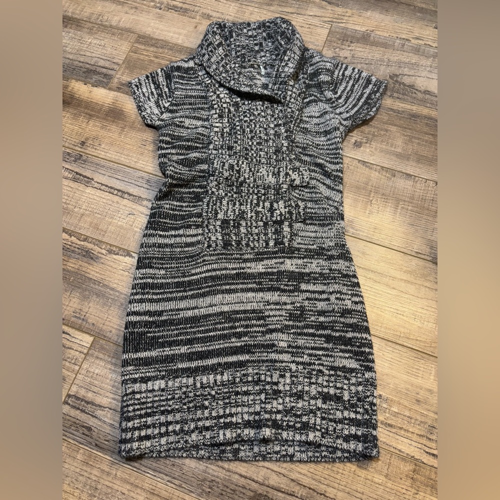 Grey knit shirt and or mini dress